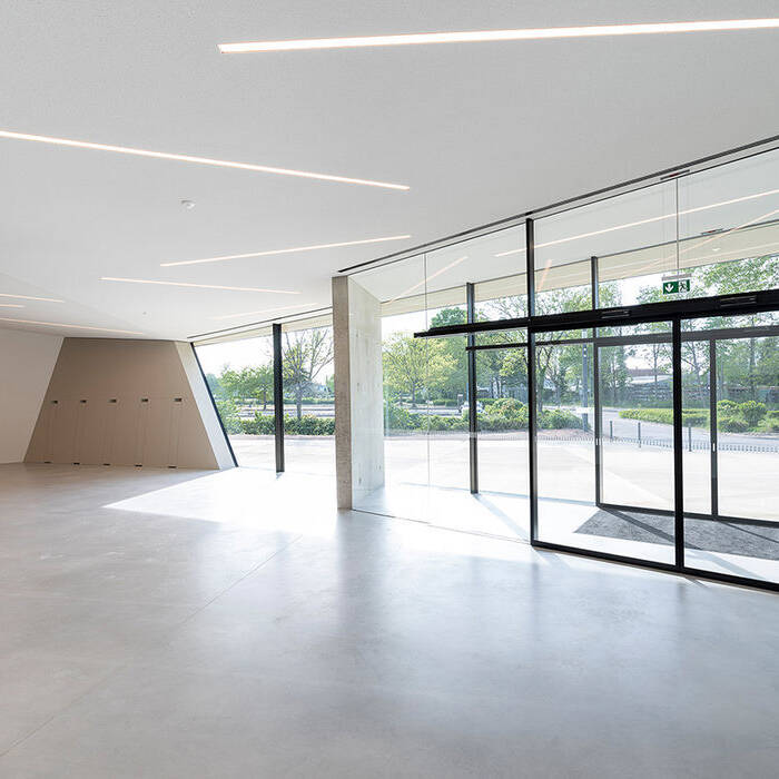 9_dasch-zu-rn-partner_Veranstaltungshalle-Kuppenheim_Foyer_10_700pixel