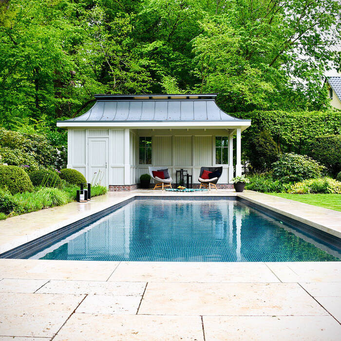 AB_10-42-_19_700pixel