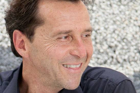 AB_Portrait_WIES_1995-2_15_700pixelOm5dI1YZKmNTS