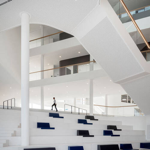 ACE_8629_10_700pixel