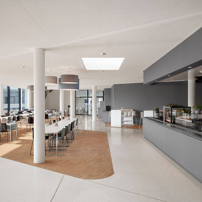 ACE_9025_10_700pixel