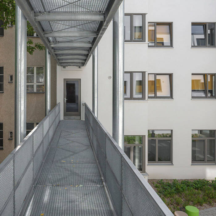 AMR3_5928_15_700pixel