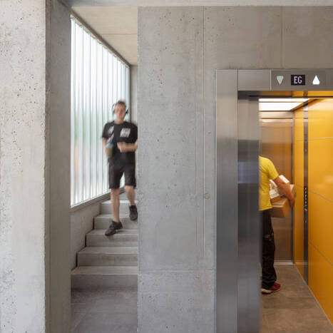 AMR3_6112_10_700pixel