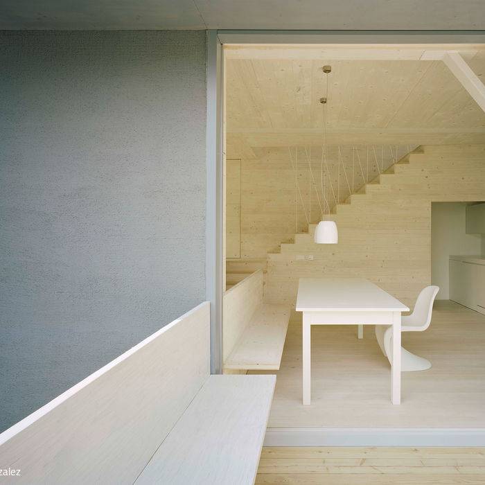 AMUNT_064_JustK_100604015_15_700pixeljlaDn5K9tzIeb