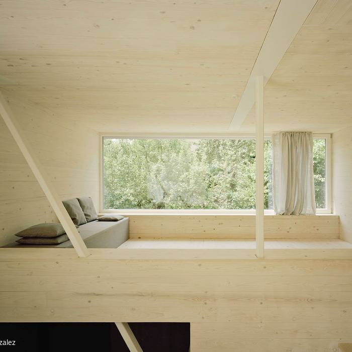 AMUNT_064_JustK_100604019_15_700pixelrn1C6sQXrqrp0