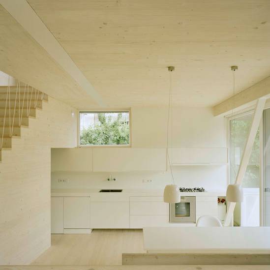 AMUNT_064_JustK_100604024_15_700pixelEFbJQdrvpuETT