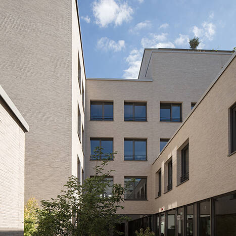 AntoniterQuartier_trint-kreuder_-C-Christian-Richters_4449-23_30x20cm_10_700pixel