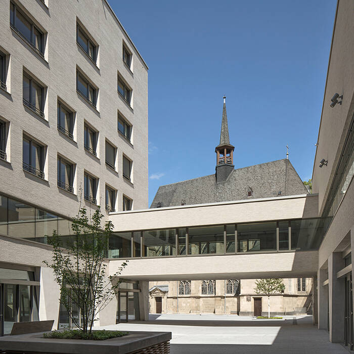 AntoniterQuartier_trint-kreuder_-C-Christian-Richters_4449-88_30x20cm_15_700pixel