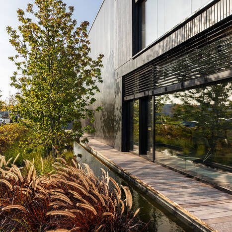 Aussenansicht-Regenru-ckhaltung-und-Gra-ser_10_700pixel