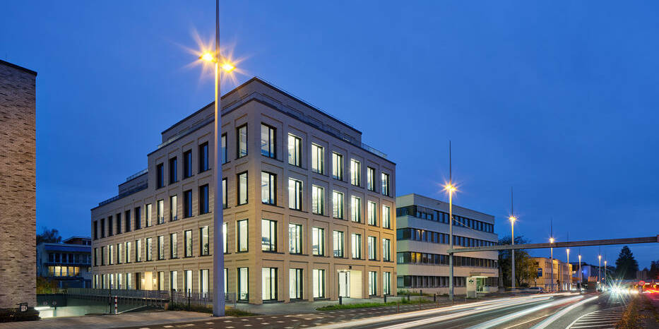 B19-005_Godesberger-Allee_CM-2030-120_Retouche_BWS-Constantin-Meyer_19_700pixel