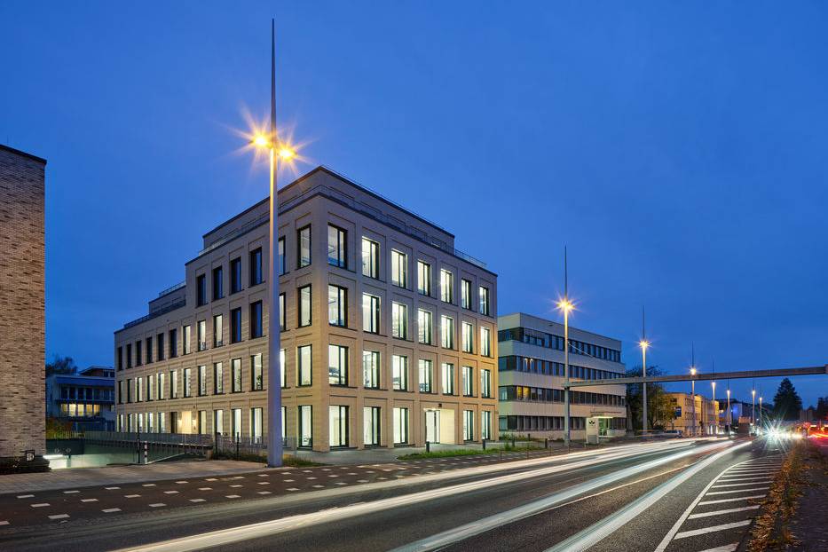 B19-005_Godesberger-Allee_CM-2030-120_Retouche_BWS-Constantin-Meyer_19_700pixel