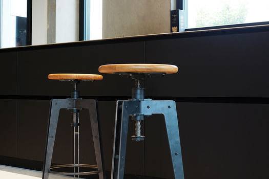 Barhocker-stahl-2_10_700pixel