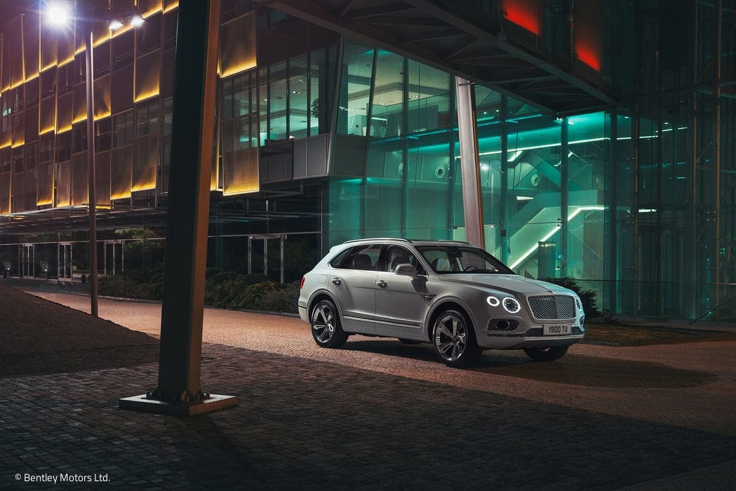 Bentley-Bentayga-Hybrid-09_19_700pixel