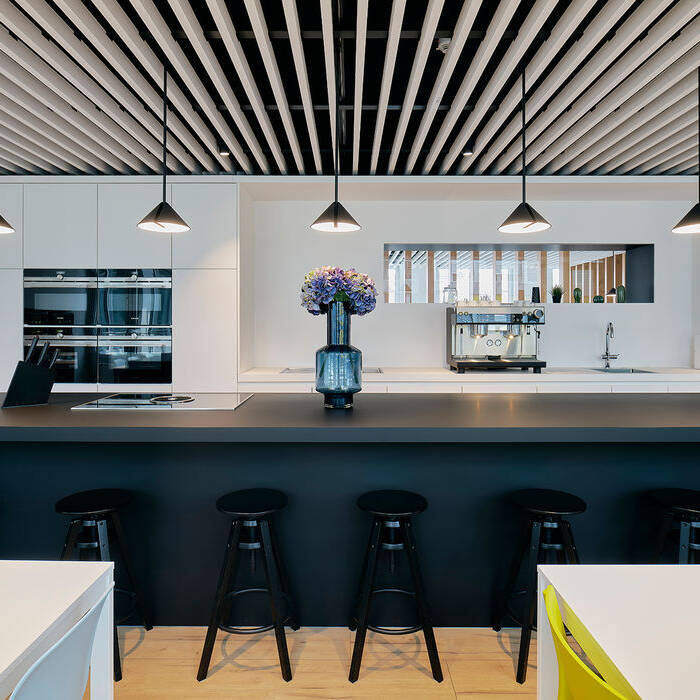 BueroVFinal_0010_19_700pixel