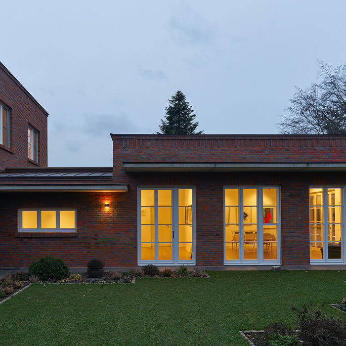 CE667-263_15_700pixel