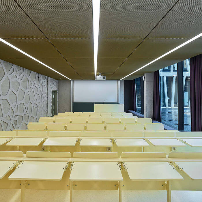 CF003944_10_700pixel