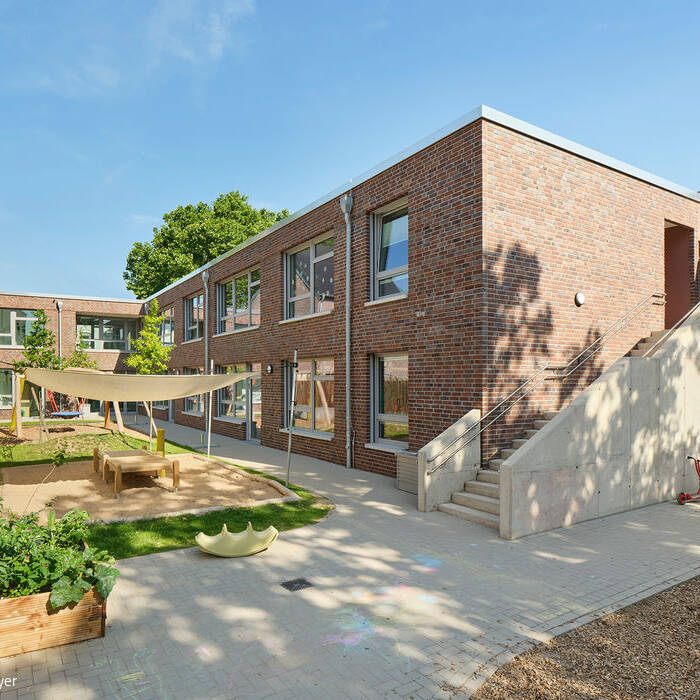 CM-1966-070_15_700pixel