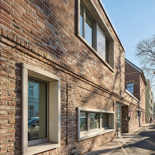 CM-1966-9211_10_700pixel