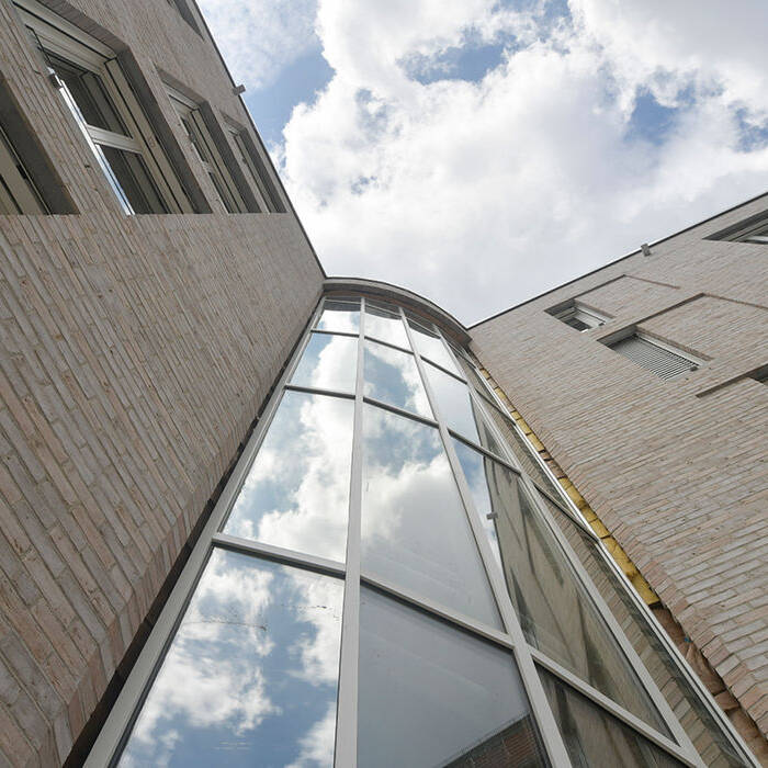 CreditsBy_HannsJoosten_LUX_heav_10_700pixel