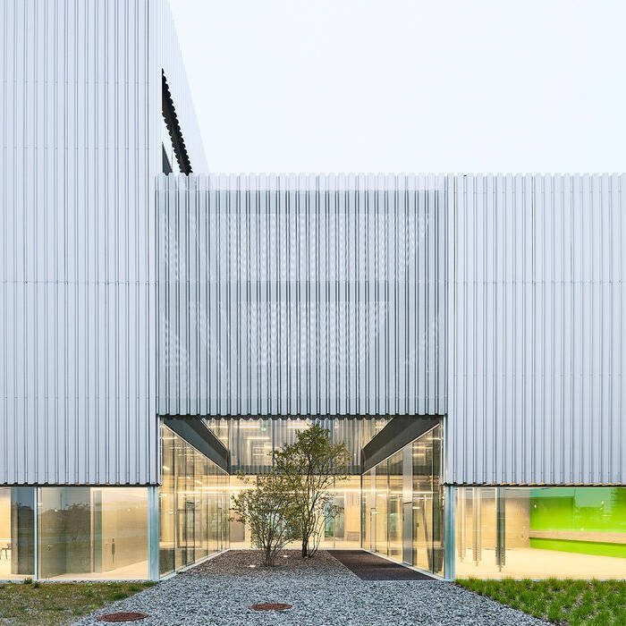 DDC_9153_15_700pixel