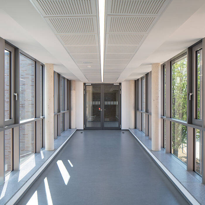 DMF_0420_5606_10_700pixel