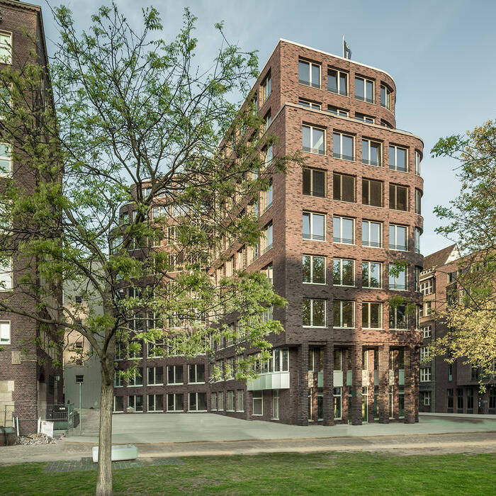 Domplatz_Blick-von-Westen_15_700pixel