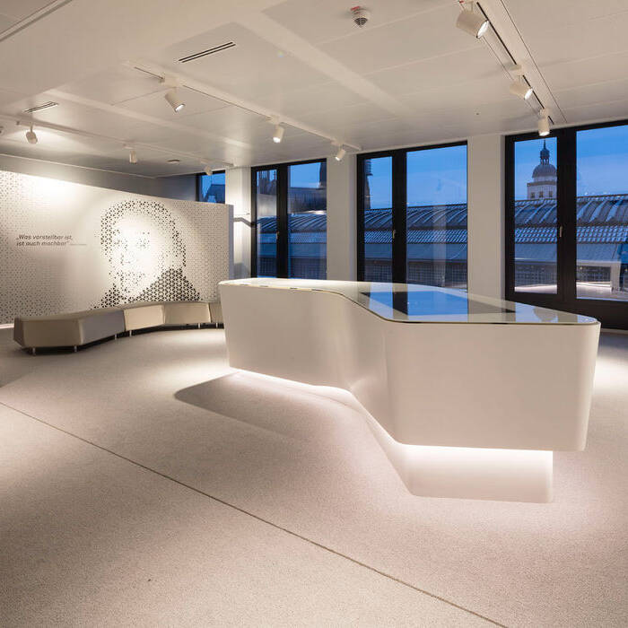 EP03594-0177_15_700pixel