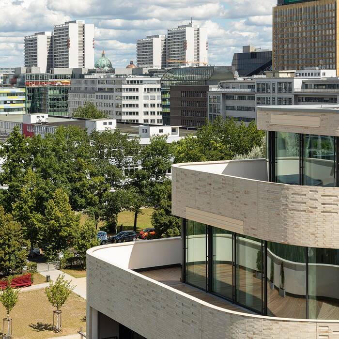 EP03904-0093_15_700pixel