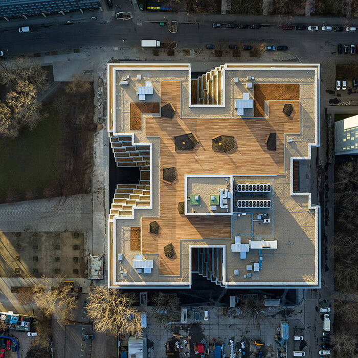 EP03964-0116-C-HG-Esch_10_700pixel