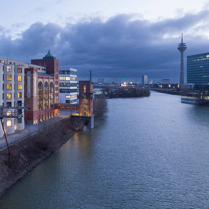 EP04147-0020_15_700pixel