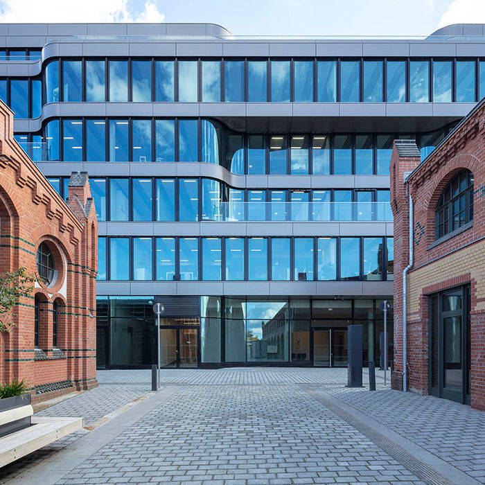 EP04219-0101_700pixel