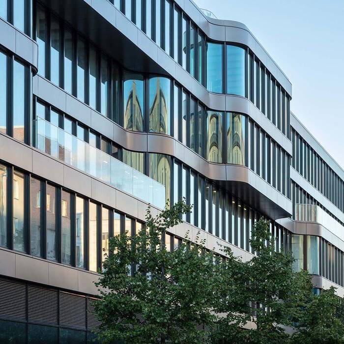 EP04219-0114_15_700pixel