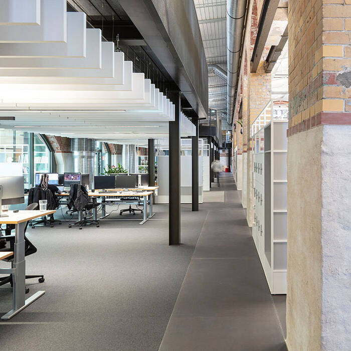 EP04219-0162_700pixel