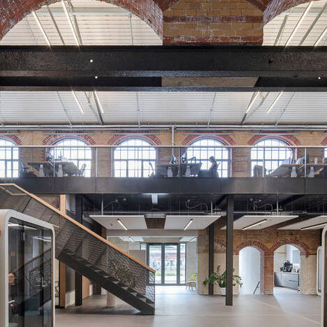 EP04219-0171_700pixel