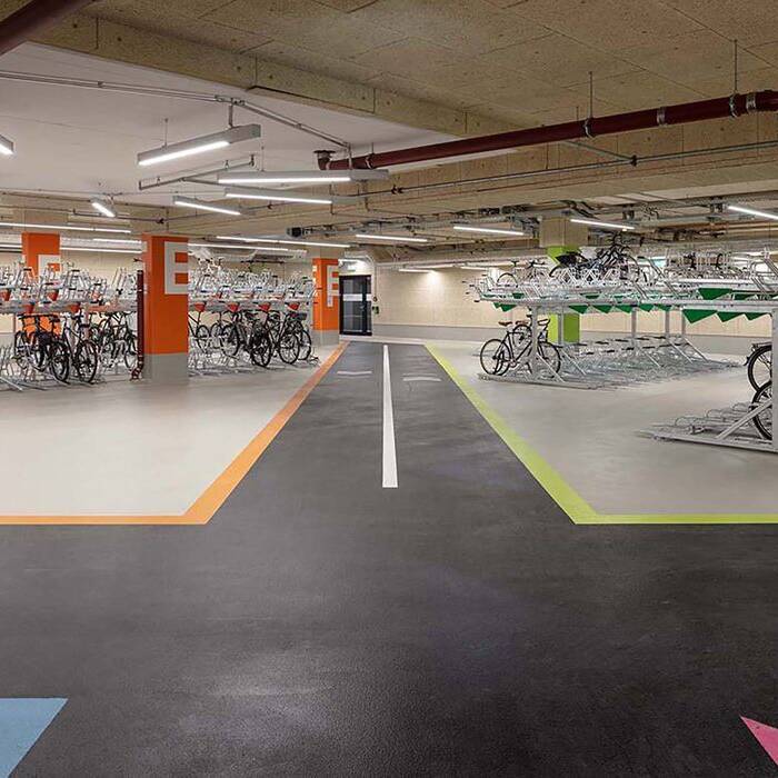 EP04219-0203_15_700pixel