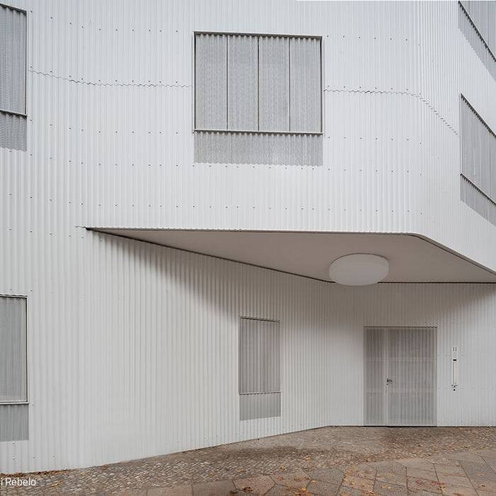 Eingangsbereich-Wohnhaus-Eisberg-rundzwei-Architekten-Berlin-Foto-Gui-Rebelo-WHS66_153_10_700pixel