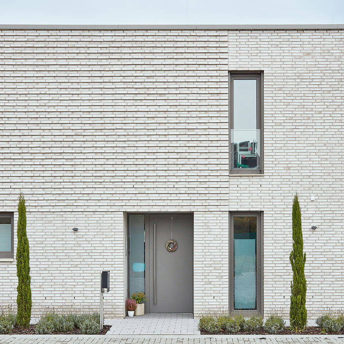 Front_02_15_700pixel