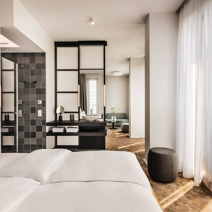 Gaijin-15-Me-So-Suite_15_700pixel