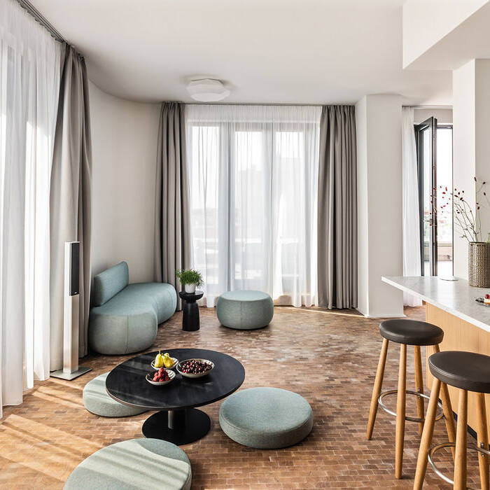 Gaijin-16-Me-So-Suite_15_700pixel