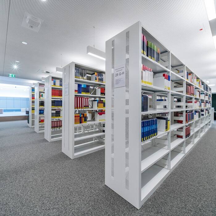 Grueninger_ReWi_30-Lars_Gruber_15_700pixel