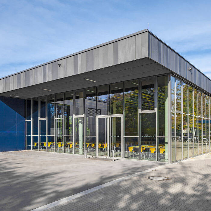 HMG-05-JS-18-5-19-3741_15_700pixel