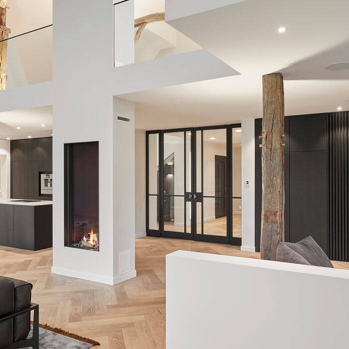 HR_20221202_019_19_700pixel