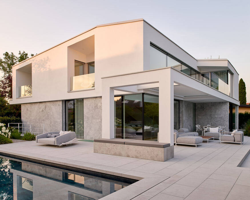 Haus-L_04_Ansicht-suedwest-mit-Pool_quer_700pixel