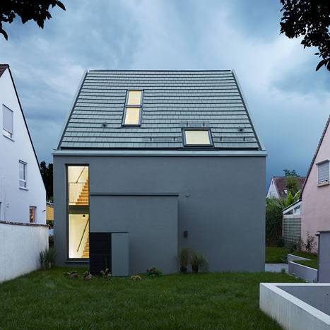 HausROS_AnsichtStrasseAbend_02_10_700pixel