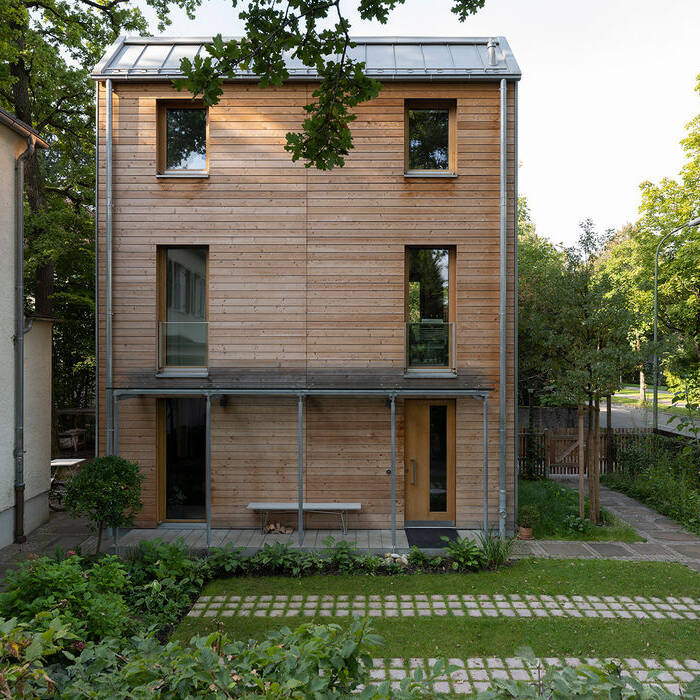 Haus_J_04_15_700pixel