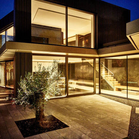 Haus-mit-Burgblick_09_Ansicht-Innenhof_01_10_700pixel