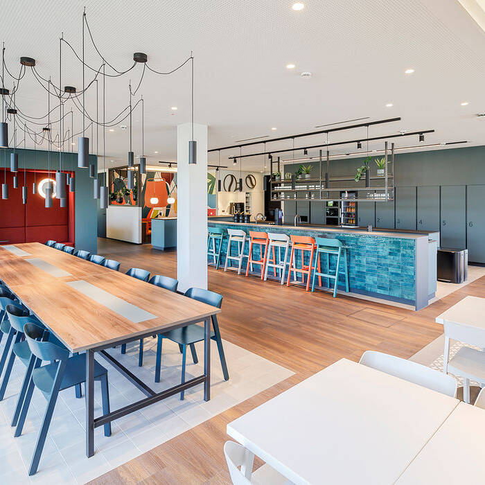 HuF-DRH-LP0077_15_700pixel