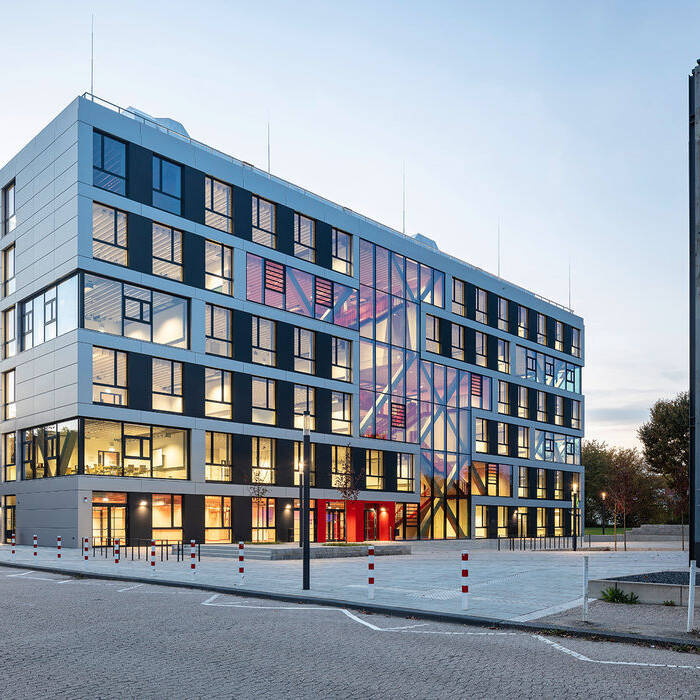 JH2899-127_15_700pixel