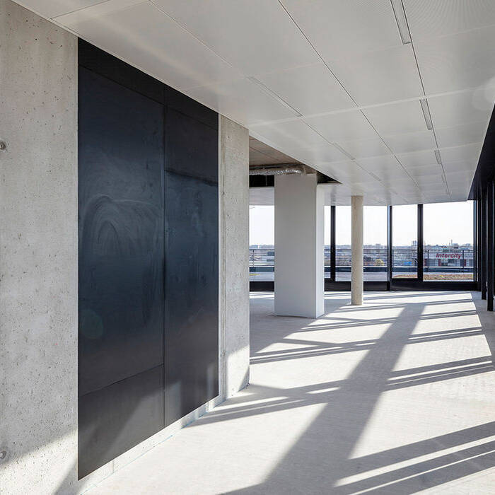 JH3018-099-2_10_700pixelZR69fDijOgkq5