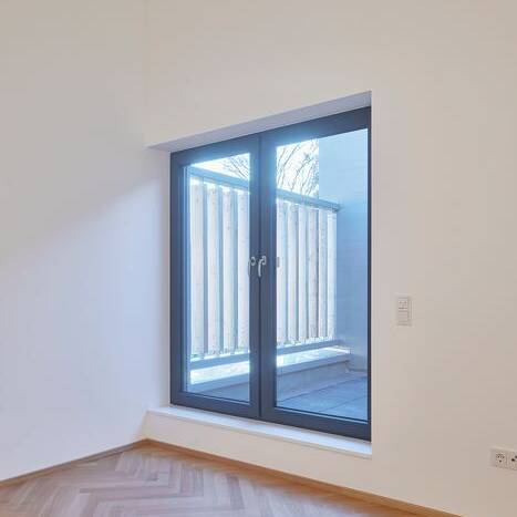 JL21117-1182_10_700pixel